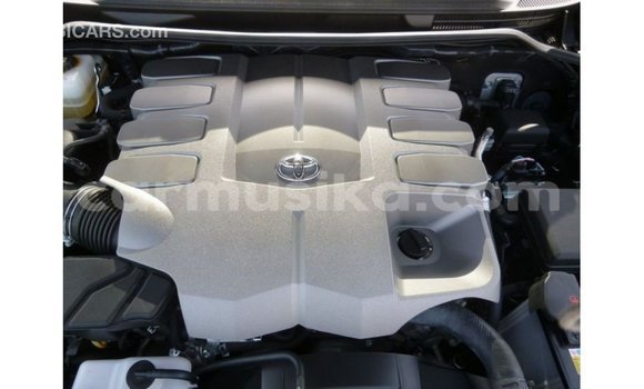 Tenga Imported Toyota Land Cruiser Nhema Mota in Import - Dubai in Harare Tenga Imported Toyota Land Cruiser Nhema Mota in Import - Dubai in Harare