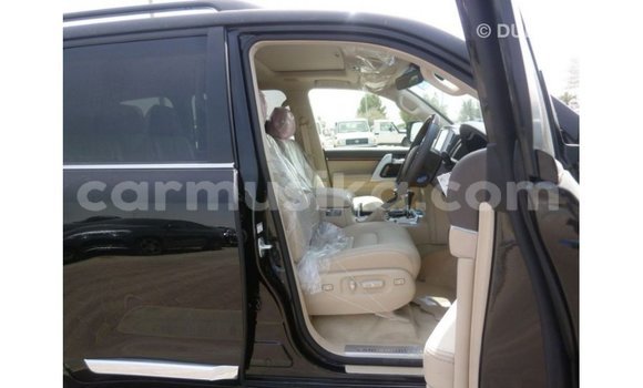 Nunua Imported Toyota Land Cruiser Nyeusi Gari ndani ya Import - Dubai nchini Harare Nunua Imported Toyota Land Cruiser Nyeusi Gari ndani ya Import - Dubai nchini Harare