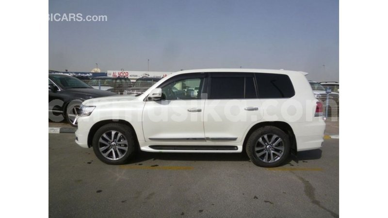 Big with watermark toyota land cruiser harare import dubai 12877