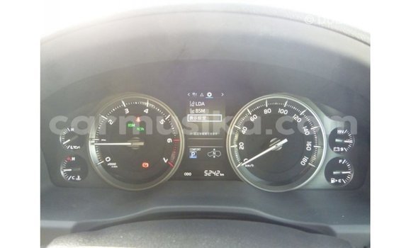 Acheter Import Voiture Toyota Land Cruiser Blanc à Import - Dubai, Harare Acheter Import Voiture Toyota Land Cruiser Blanc à Import - Dubai, Harare