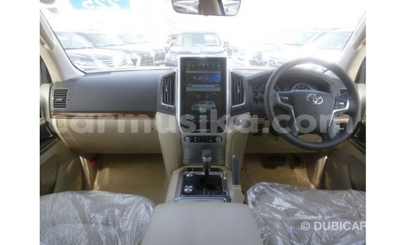 Tenga Imported Toyota Land Cruiser Chena Mota in Import - Dubai in Harare Tenga Imported Toyota Land Cruiser Chena Mota in Import - Dubai in Harare