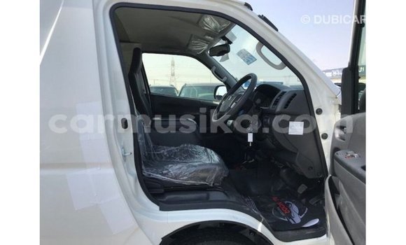 Tenga Imported Toyota Hiace Chena Mota in Import - Dubai in Harare Tenga Imported Toyota Hiace Chena Mota in Import - Dubai in Harare