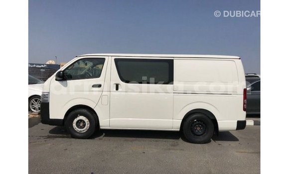 Tenga Imported Toyota Hiace Chena Mota in Import - Dubai in Harare Tenga Imported Toyota Hiace Chena Mota in Import - Dubai in Harare