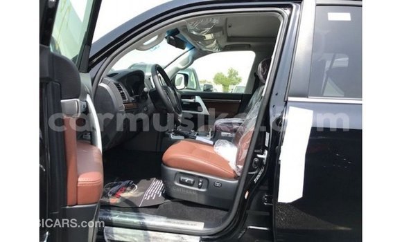 Nunua Imported Toyota Land Cruiser Nyeusi Gari ndani ya Import - Dubai nchini Harare Nunua Imported Toyota Land Cruiser Nyeusi Gari ndani ya Import - Dubai nchini Harare