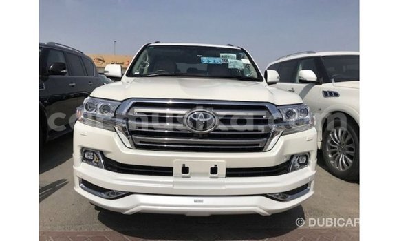 Nunua Imported Toyota Land Cruiser Nyeupe Gari ndani ya Import - Dubai nchini Harare Nunua Imported Toyota Land Cruiser Nyeupe Gari ndani ya Import - Dubai nchini Harare