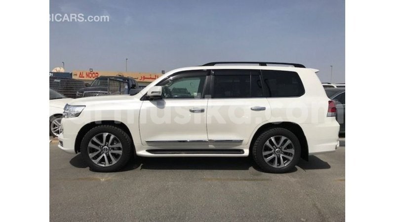 Big with watermark toyota land cruiser harare import dubai 12889