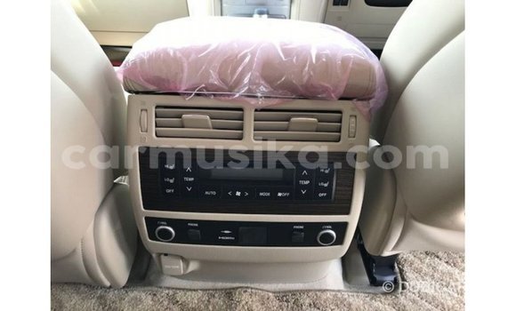 Nunua Imported Toyota Land Cruiser Nyeupe Gari ndani ya Import - Dubai nchini Harare Nunua Imported Toyota Land Cruiser Nyeupe Gari ndani ya Import - Dubai nchini Harare