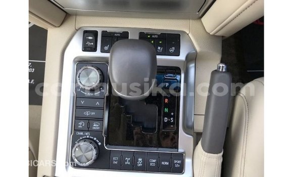 Nunua Imported Toyota Land Cruiser Nyeupe Gari ndani ya Import - Dubai nchini Harare Nunua Imported Toyota Land Cruiser Nyeupe Gari ndani ya Import - Dubai nchini Harare
