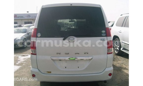Tenga Imported Toyota Noah Chena Mota in Import - Dubai in Harare Tenga Imported Toyota Noah Chena Mota in Import - Dubai in Harare