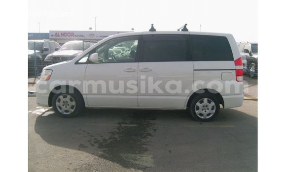Tenga Imported Toyota Noah Chena Mota in Import - Dubai in Harare Tenga Imported Toyota Noah Chena Mota in Import - Dubai in Harare