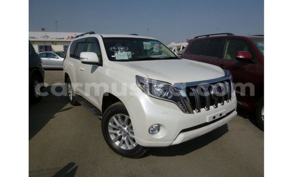 Nunua Imported Toyota Prado Nyeupe Gari ndani ya Import - Dubai nchini Harare Nunua Imported Toyota Prado Nyeupe Gari ndani ya Import - Dubai nchini Harare