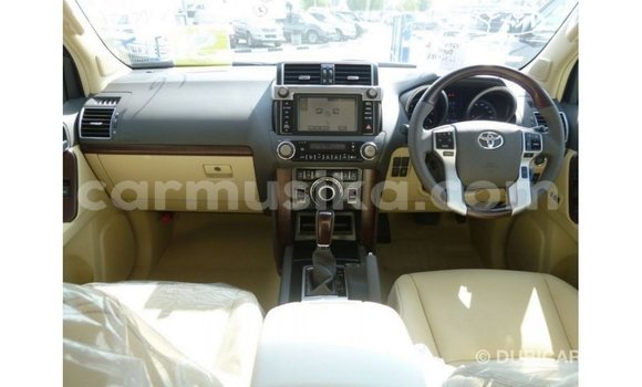 Nunua Imported Toyota Prado Nyeupe Gari ndani ya Import - Dubai nchini Harare Nunua Imported Toyota Prado Nyeupe Gari ndani ya Import - Dubai nchini Harare