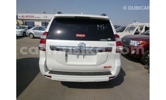Nunua Imported Toyota Prado Nyeupe Gari ndani ya Import - Dubai nchini Harare Nunua Imported Toyota Prado Nyeupe Gari ndani ya Import - Dubai nchini Harare