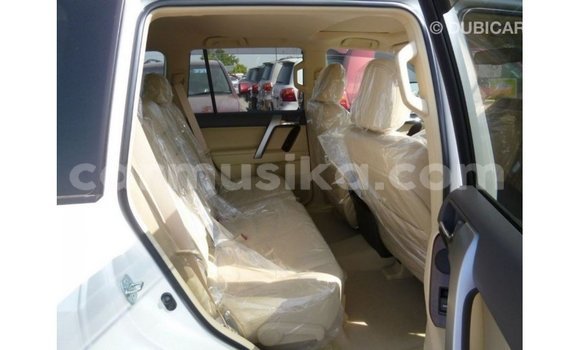 Nunua Imported Toyota Prado Nyeupe Gari ndani ya Import - Dubai nchini Harare Nunua Imported Toyota Prado Nyeupe Gari ndani ya Import - Dubai nchini Harare