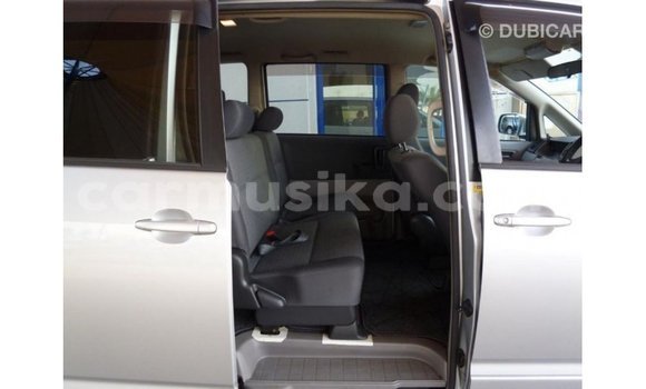 Tenga Imported Toyota Voxy Zvimwe Mota in Import - Dubai in Harare Tenga Imported Toyota Voxy Zvimwe Mota in Import - Dubai in Harare