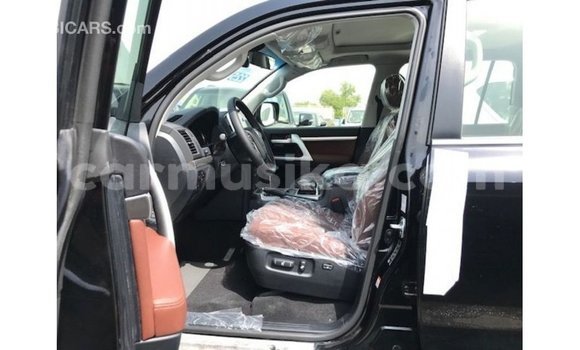 Tenga Imported Toyota Land Cruiser Nhema Mota in Import - Dubai in Harare Tenga Imported Toyota Land Cruiser Nhema Mota in Import - Dubai in Harare