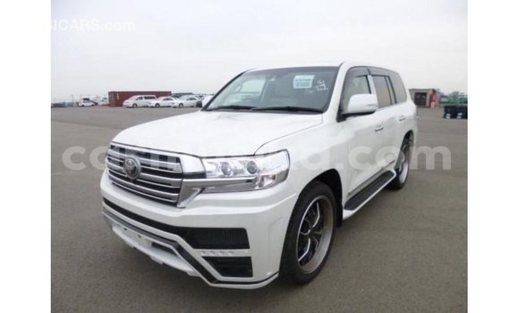 Buy Import Toyota Land Cruiser White Car in Import - Dubai in Harare Buy Import Toyota Land Cruiser White Car in Import - Dubai in Harare