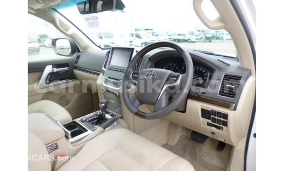 Buy Import Toyota Land Cruiser White Car in Import - Dubai in Harare Buy Import Toyota Land Cruiser White Car in Import - Dubai in Harare
