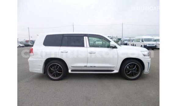 Buy Import Toyota Land Cruiser White Car in Import - Dubai in Harare Buy Import Toyota Land Cruiser White Car in Import - Dubai in Harare
