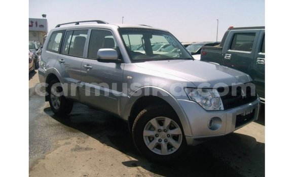 Tenga Imported Mitsubishi Pajero Zvimwe Mota in Import - Dubai in Harare Tenga Imported Mitsubishi Pajero Zvimwe Mota in Import - Dubai in Harare