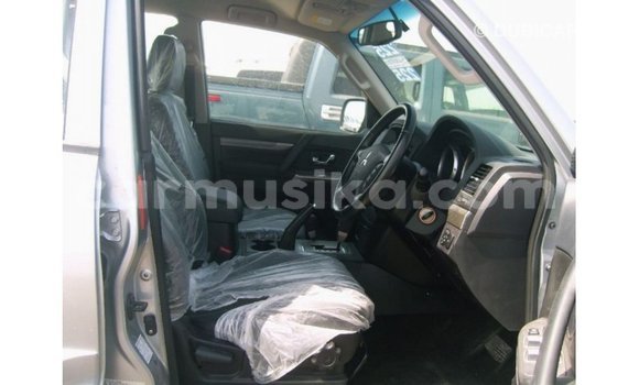 Tenga Imported Mitsubishi Pajero Zvimwe Mota in Import - Dubai in Harare Tenga Imported Mitsubishi Pajero Zvimwe Mota in Import - Dubai in Harare