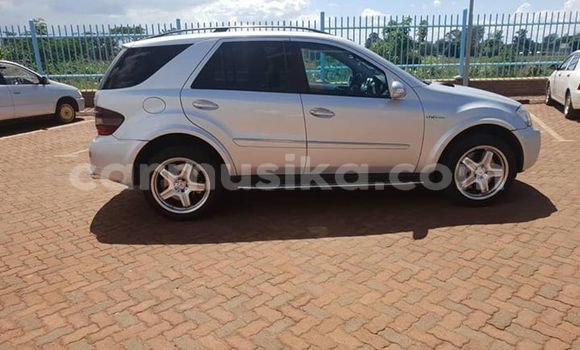 Acheter Occasion Voiture Mercedes‒Benz ML–Class Gris à Harare, Harare Acheter Occasion Voiture Mercedes‒Benz ML–Class Gris à Harare, Harare