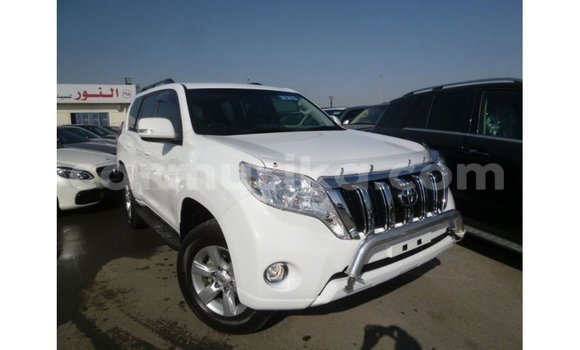 Nunua Imported Toyota Prado Nyeupe Gari ndani ya Import - Dubai nchini Harare Nunua Imported Toyota Prado Nyeupe Gari ndani ya Import - Dubai nchini Harare