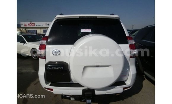 Nunua Imported Toyota Prado Nyeupe Gari ndani ya Import - Dubai nchini Harare Nunua Imported Toyota Prado Nyeupe Gari ndani ya Import - Dubai nchini Harare