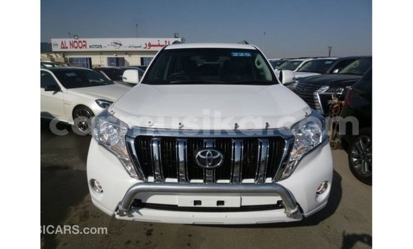 Nunua Imported Toyota Prado Nyeupe Gari ndani ya Import - Dubai nchini Harare Nunua Imported Toyota Prado Nyeupe Gari ndani ya Import - Dubai nchini Harare