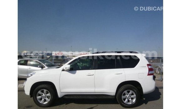 Nunua Imported Toyota Prado Nyeupe Gari ndani ya Import - Dubai nchini Harare Nunua Imported Toyota Prado Nyeupe Gari ndani ya Import - Dubai nchini Harare