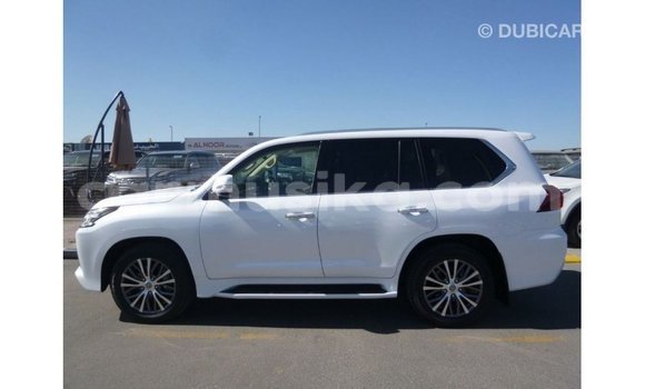 Nunua Imported Lexus LX Nyeupe Gari ndani ya Import - Dubai nchini Harare Nunua Imported Lexus LX Nyeupe Gari ndani ya Import - Dubai nchini Harare