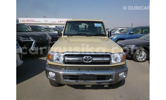 Tenga Imported Toyota Land Cruiser Beige Mota in Import - Dubai in Harare Tenga Imported Toyota Land Cruiser Beige Mota in Import - Dubai in Harare