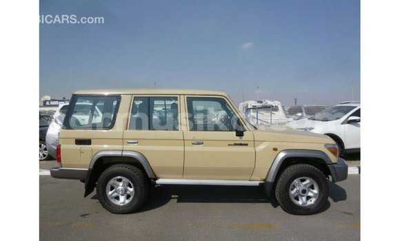 Tenga Imported Toyota Land Cruiser Beige Mota in Import - Dubai in Harare Tenga Imported Toyota Land Cruiser Beige Mota in Import - Dubai in Harare