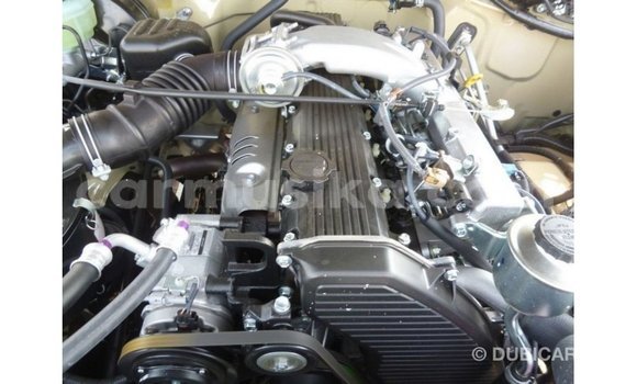Tenga Imported Toyota Land Cruiser Beige Mota in Import - Dubai in Harare Tenga Imported Toyota Land Cruiser Beige Mota in Import - Dubai in Harare