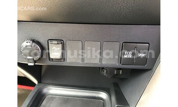 Tenga Imported Toyota HiAce Chena Rori in Import - Dubai in Harare Tenga Imported Toyota HiAce Chena Rori in Import - Dubai in Harare