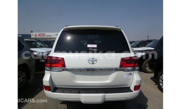 Buy Import Toyota Land Cruiser White Car in Import - Dubai in Harare Buy Import Toyota Land Cruiser White Car in Import - Dubai in Harare