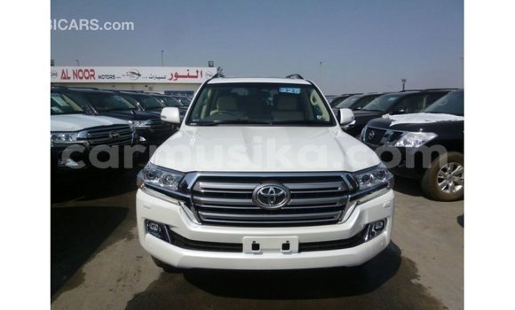 Buy Import Toyota Land Cruiser White Car in Import - Dubai in Harare Buy Import Toyota Land Cruiser White Car in Import - Dubai in Harare