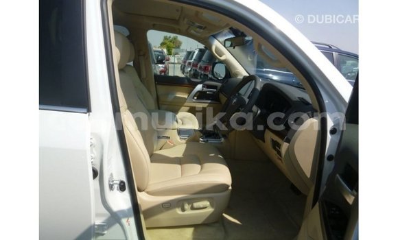 Buy Import Toyota Land Cruiser White Car in Import - Dubai in Harare Buy Import Toyota Land Cruiser White Car in Import - Dubai in Harare
