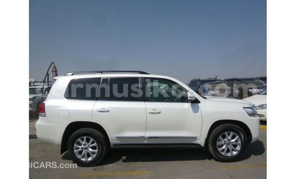Buy Import Toyota Land Cruiser White Car in Import - Dubai in Harare Buy Import Toyota Land Cruiser White Car in Import - Dubai in Harare