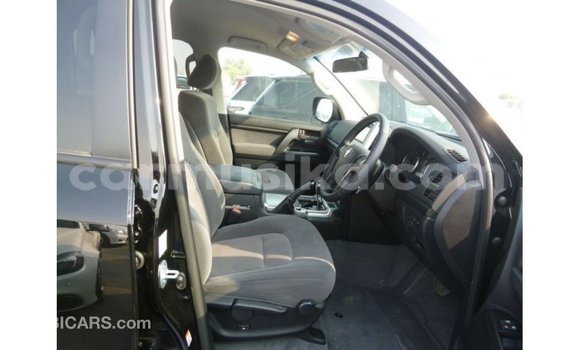 Nunua Imported Toyota Land Cruiser Nyeusi Gari ndani ya Import - Dubai nchini Harare Nunua Imported Toyota Land Cruiser Nyeusi Gari ndani ya Import - Dubai nchini Harare