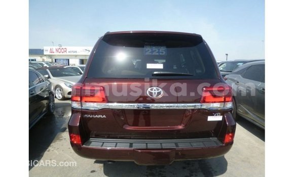 Tenga Imported Toyota Land Cruiser Bhurawuni Mota in Import - Dubai in Harare Tenga Imported Toyota Land Cruiser Bhurawuni Mota in Import - Dubai in Harare