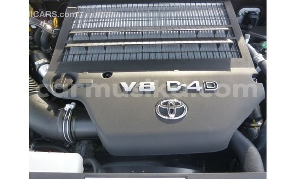 Tenga Imported Toyota Land Cruiser Bhurawuni Mota in Import - Dubai in Harare Tenga Imported Toyota Land Cruiser Bhurawuni Mota in Import - Dubai in Harare