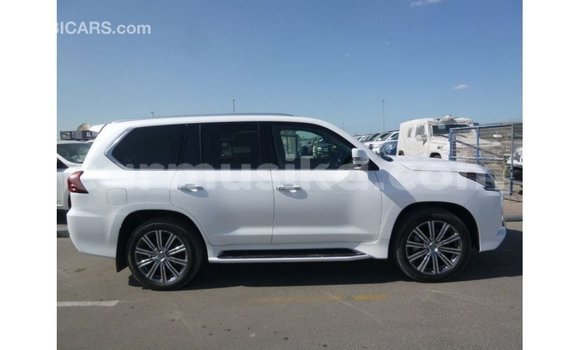 Tenga Imported Lexus LX Chena Mota in Import - Dubai in Harare Tenga Imported Lexus LX Chena Mota in Import - Dubai in Harare