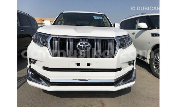 Acheter Import Voiture Toyota Prado Blanc à Import - Dubai, Harare Acheter Import Voiture Toyota Prado Blanc à Import - Dubai, Harare