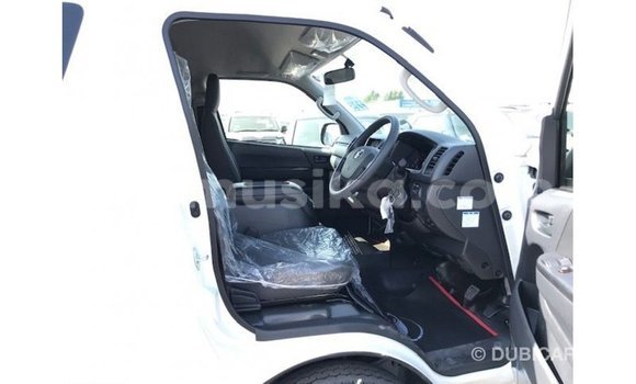 Tenga Imported Toyota Hiace Chena Mota in Import - Dubai in Harare Tenga Imported Toyota Hiace Chena Mota in Import - Dubai in Harare