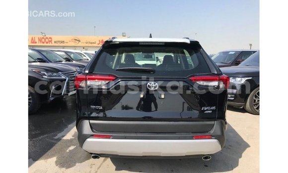 Nunua Imported Toyota HiAce Nyeusi Lori ndani ya Import - Dubai nchini Harare Nunua Imported Toyota HiAce Nyeusi Lori ndani ya Import - Dubai nchini Harare