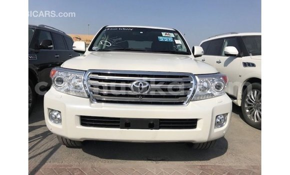 Buy Import Toyota Land Cruiser White Car in Import - Dubai in Harare Buy Import Toyota Land Cruiser White Car in Import - Dubai in Harare