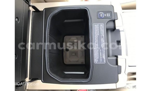 Nunua Imported Toyota Land Cruiser Nyeupe Gari ndani ya Import - Dubai nchini Harare Nunua Imported Toyota Land Cruiser Nyeupe Gari ndani ya Import - Dubai nchini Harare