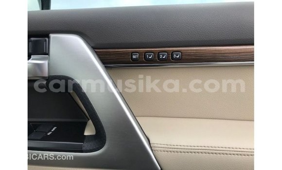 Nunua Imported Toyota Land Cruiser Nyeupe Gari ndani ya Import - Dubai nchini Harare Nunua Imported Toyota Land Cruiser Nyeupe Gari ndani ya Import - Dubai nchini Harare