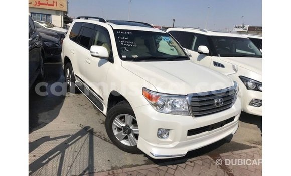 Tenga Imported Toyota Land Cruiser Chena Mota in Import - Dubai in Harare Tenga Imported Toyota Land Cruiser Chena Mota in Import - Dubai in Harare